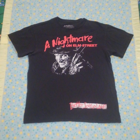 🔥👻 A Nightmare On Elm Street 🏡 Shirt Small ✨ Freddy Krueger 🎃 Horror 📼 💤 - Picture 2 of 7